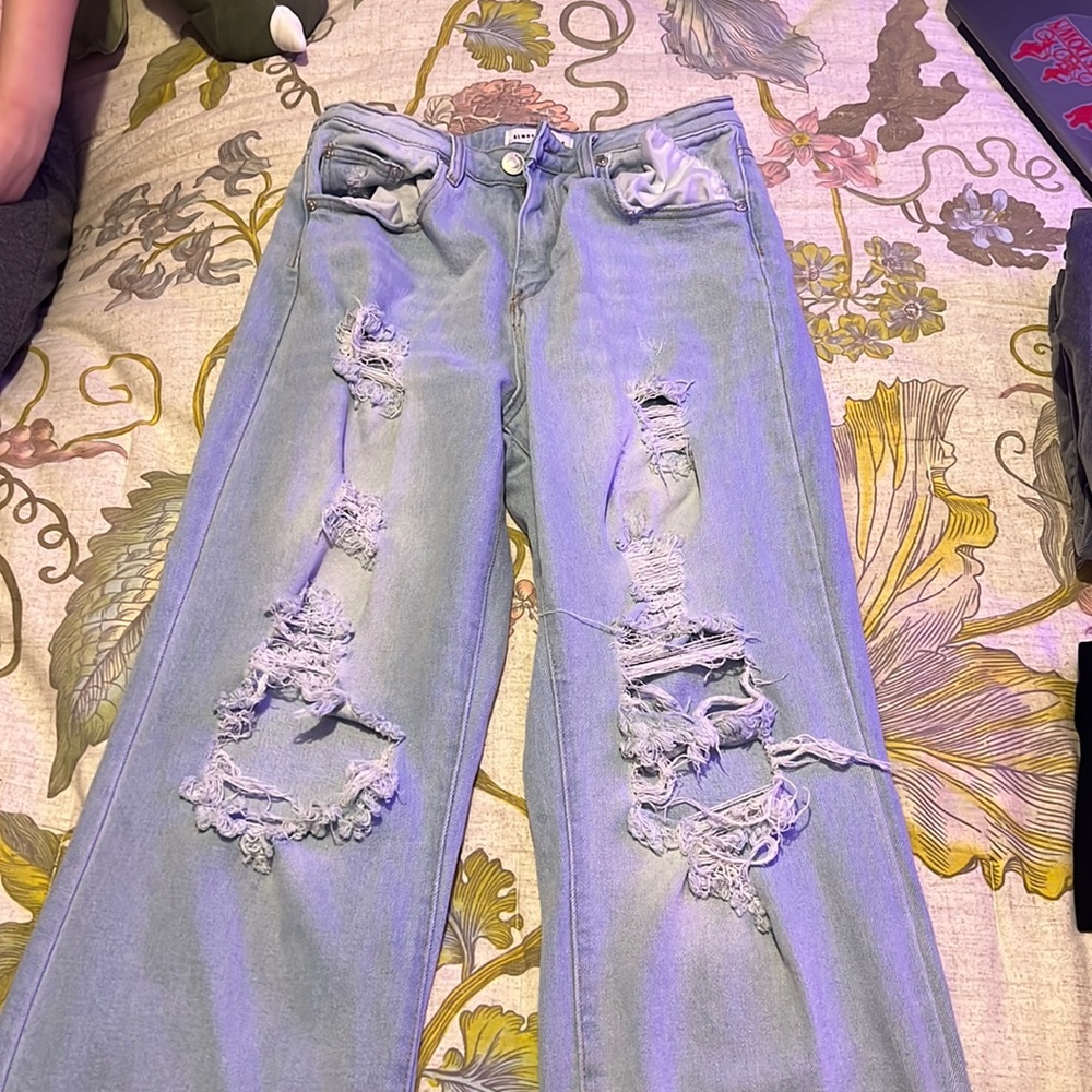 Almost famous size 7 ripped jeans